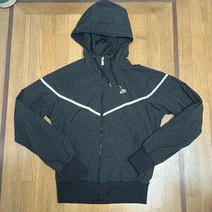 Nike wind jacket